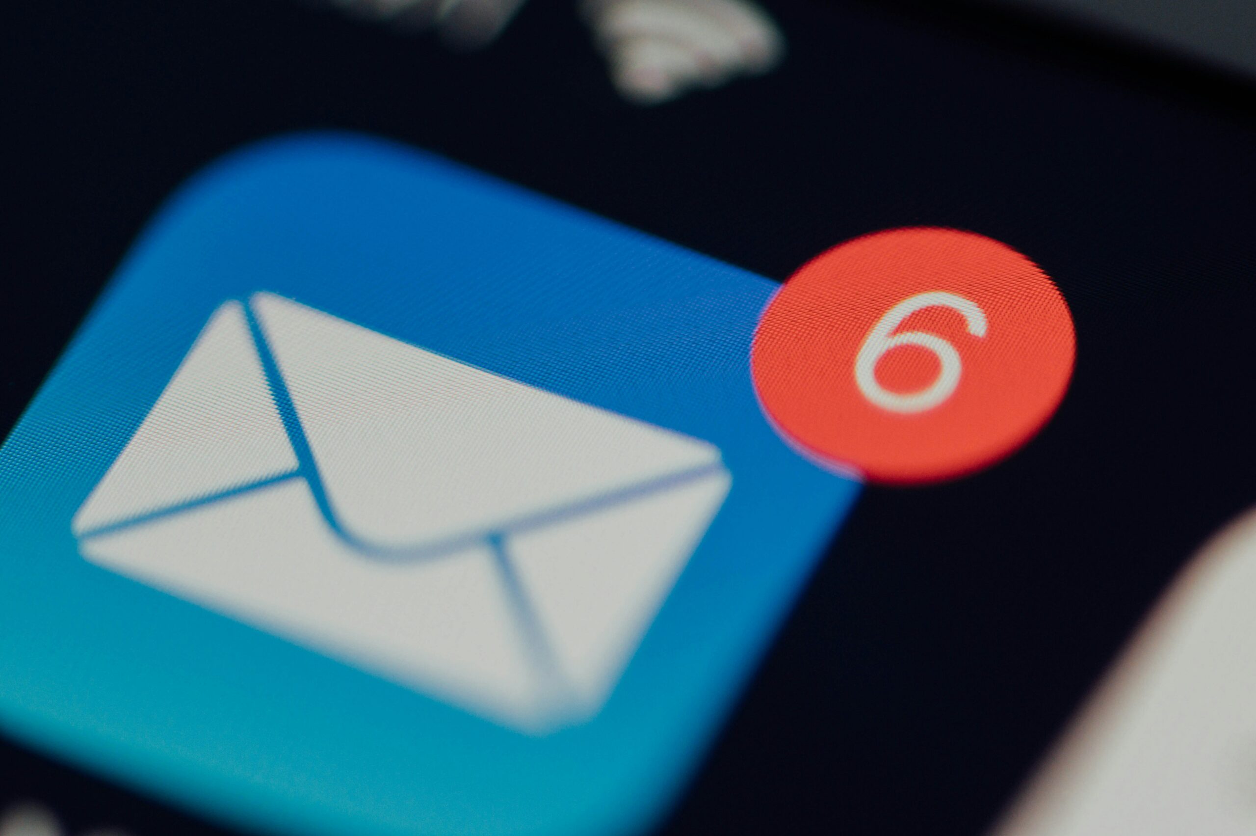 <strong>10 Email Marketing Mistakes That Could Be Costing You Customers</strong>